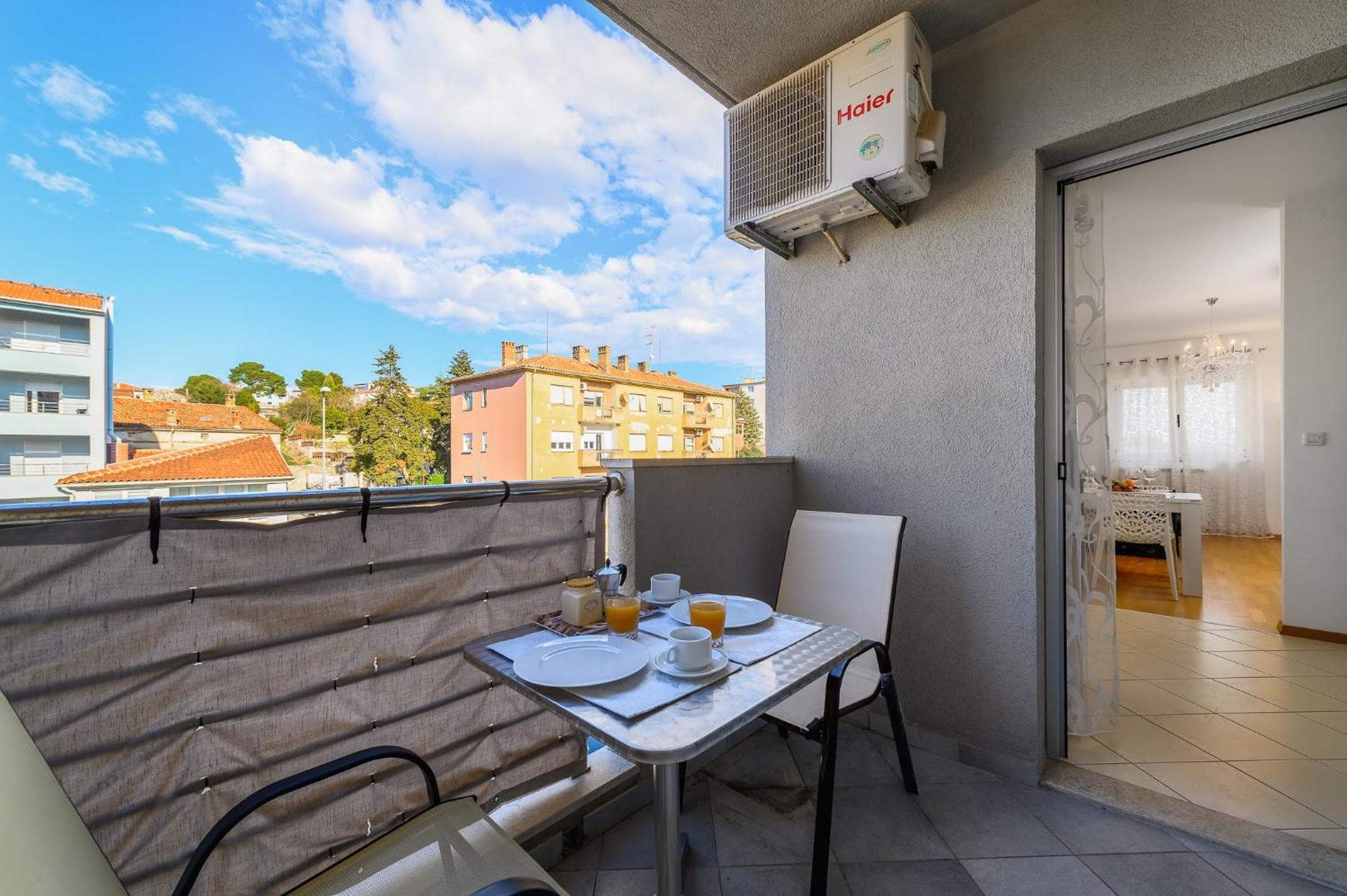 Aureo Apartment Pula Center מראה חיצוני תמונה